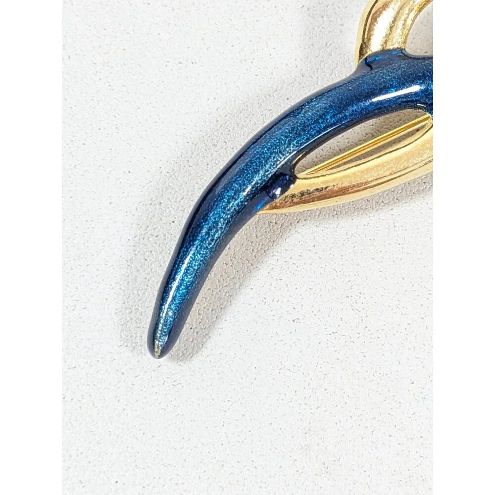 Vintage‎ Gold Tone Blue Enamel Twist Knot Curved Bar Pin Brooch